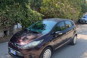 Ford fiesta 5 porte DISTRIBUZIONE FATTA