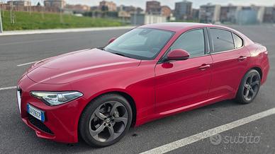  alfaromeo giulia con motore rotto 