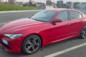  alfaromeo giulia con motore rotto 
