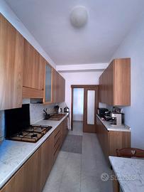 Cucina lineare colore noce m.3,85