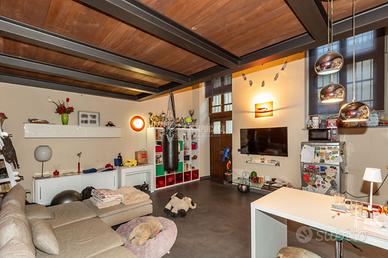 LOFT RISTRUTTURATO CON CANTINA