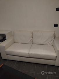 divano ikea in ecopelle color panna