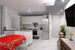 Appartamento all'ultimo piano, ristrutturato con t