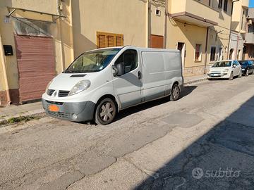 Renault Trafic passo lungo solo 110000 km