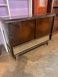 Radio Grundig vintage con giradischi