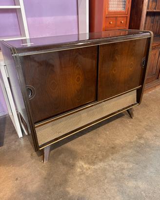 Radio Grundig vintage con giradischi