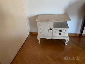 Comodino liberty decapato