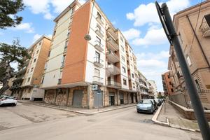 NEGOZIO A LUCERA