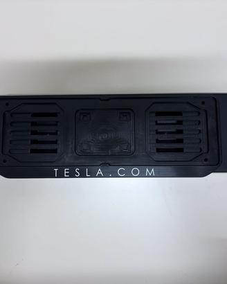 Tesla porta targa originale.