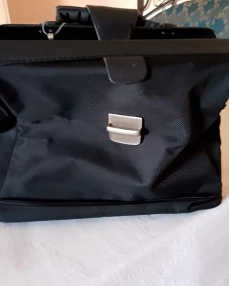 Borsa medico nera semirigida LUCEN
