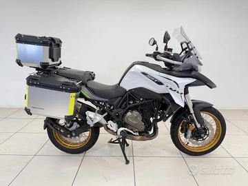 QJ MOTOR SRT 700 X