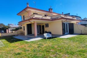 Trifamiliare sabaudia