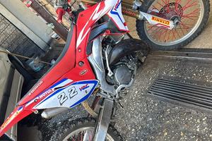Cr 125R