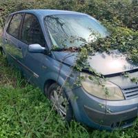 NON MARCIANTE RENAULT SCENIC SOLO RICAMBI O INTERA