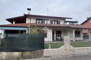 PORZIONE DI BIFAMILIARE A LEGNARO