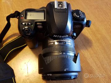 Reflex  Nikon D 100 con zoom Nikon
