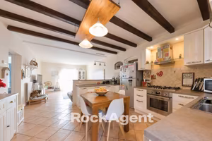 APPARTAMENTO IN VIA CAMPENAVE