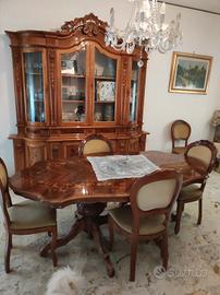 credenza con tavolo più sei sedie 