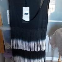 Elegante Top Nero con Frange Bianche
