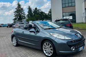 PEUGEOT 207 1.6 HDi 110CV CC Féline