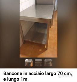 Tavolo in acciaio