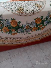 Tovaglia  rotonda con 8 tovaglioli