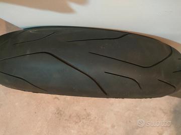 Pneumatici per moto nuovi 
