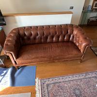 Divano Chesterfield in vera pelle color cuoio