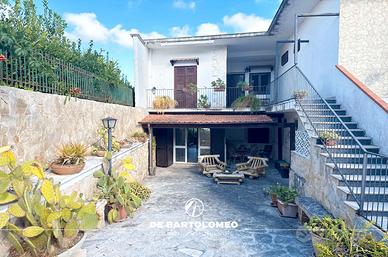 Leporano Marina (TA) - Villa in Viale Lido Gandoli