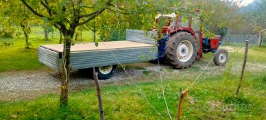 Trattore con rimorchio