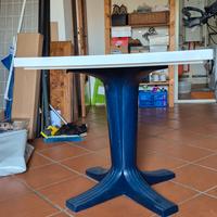 Tavolo da esterno