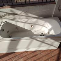 Jacuzzi vasca da bagno idromassaggio