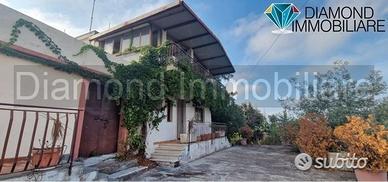 Casa indipendente con 20.000 mq di terreno