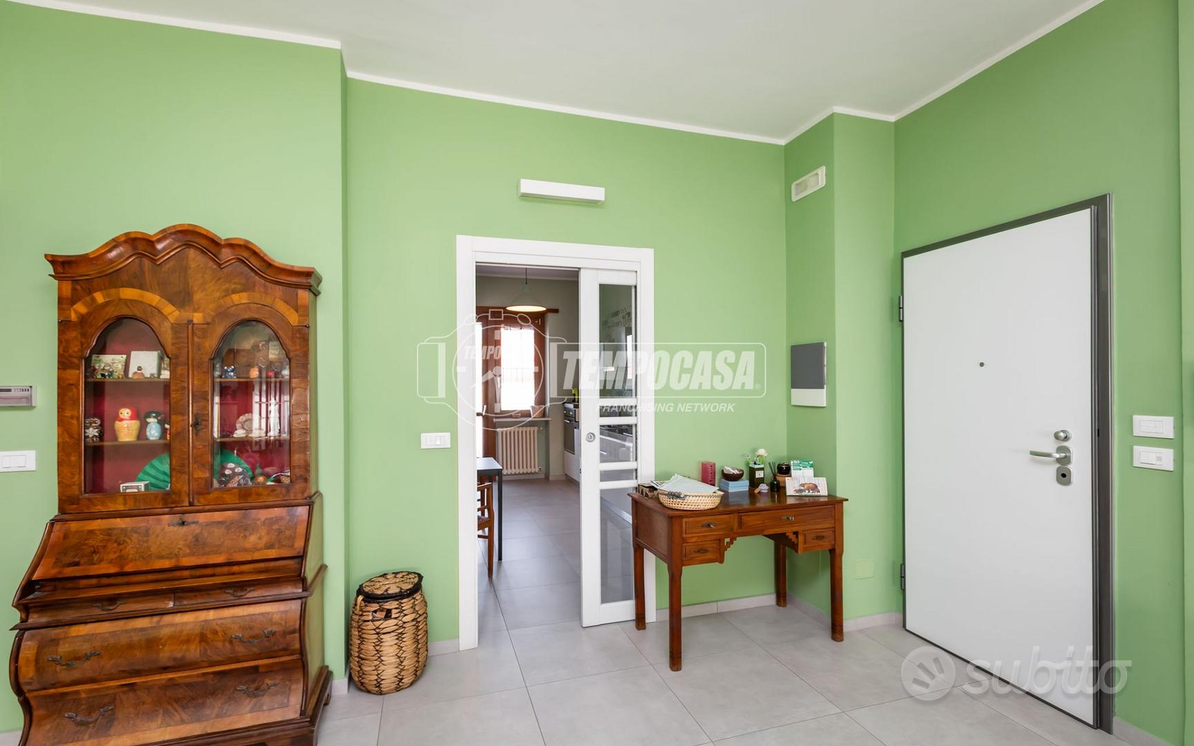 AMPIO QUADRILOCALE RISTRUTTURATO A SANTENA!! - Vista 4
