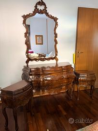 Cassettiera con specchio e comodini
