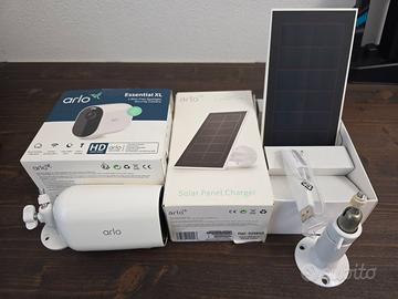 Telecamera WiFi Arlo Essential XL Spotlight