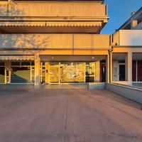 NEGOZIO A ROTTOFRENO