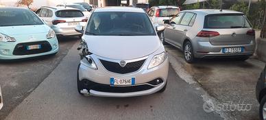 Lancia Ypsilon 0.9 TwinAir 85 CV 5 porte Metano Ec
