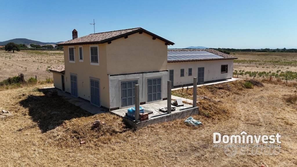 Rustico / Casale di 316 m² con più di 5 locali a C - Vista 3