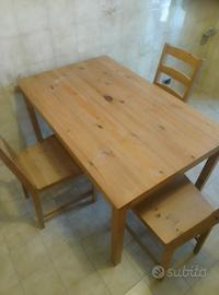 Tavolo Ikea inegno con 4 sedie