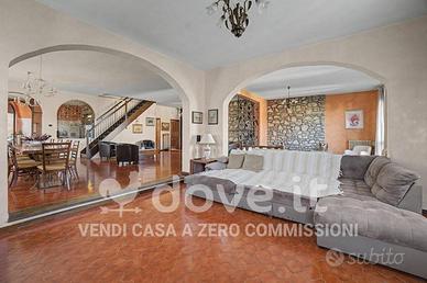 Appartamento di 230 m² con 5 locali a Calcinaia