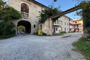 CASA SEMINDIPENDENTE A VITTORIO VENETO