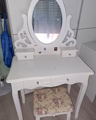 tavolo da trucco con sgabello