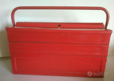 Cassetta Porta Attrezzi Vintage a Sbalzo in Metall