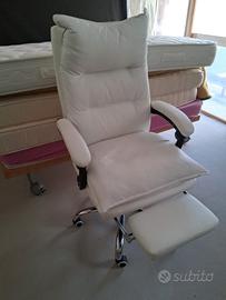 poltrona ergonomico in ecopelle bianca