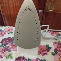 Tavola e ferro da stiro nuovi mai usati