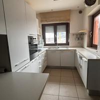 Cucina completa di elettrodomestici