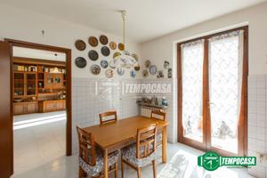 VILLA IN BUONE CONDIZIONI A LONATE POZZOLO