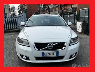 Volvo V50 D2 1.6 R-design - 2012