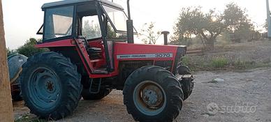 Trattore agricolo